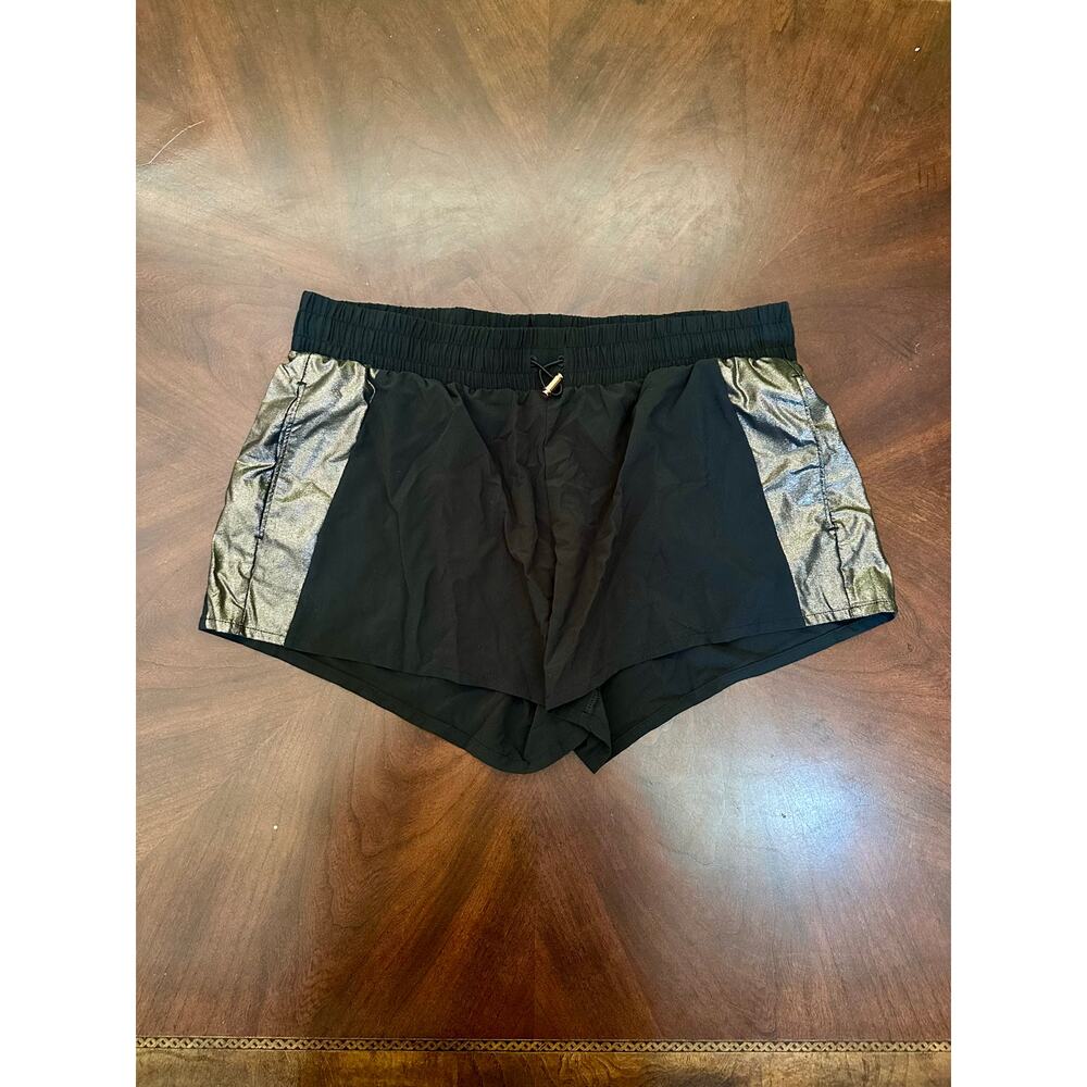 Victoria’s Sport Shorts M